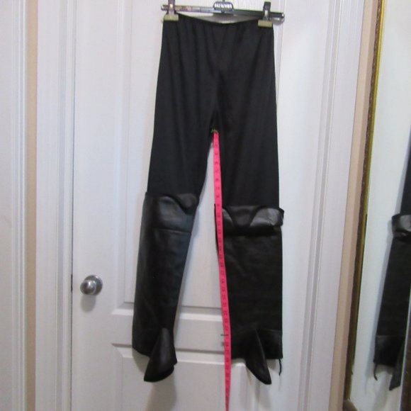 Hat and pants only - Picture 9 of 9